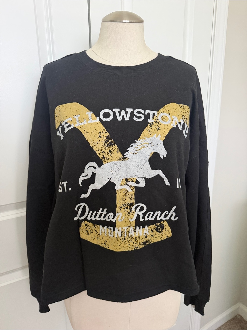 Yellowstone Dutton Ranch Montana Black Graphic Sweatshirt